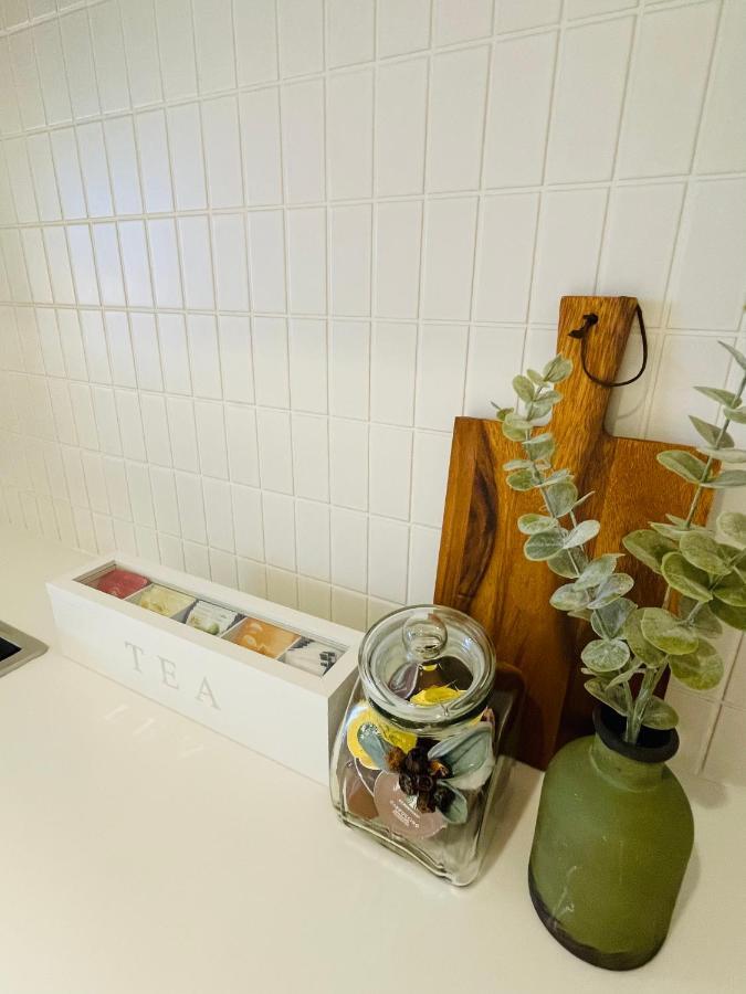 Cozy 1 Bed Apt & Spa,Free Parking ,Phenomena Views Melbourne Eksteriør billede