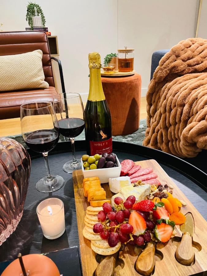 Cozy 1 Bed Apt & Spa,Free Parking ,Phenomena Views Melbourne Eksteriør billede